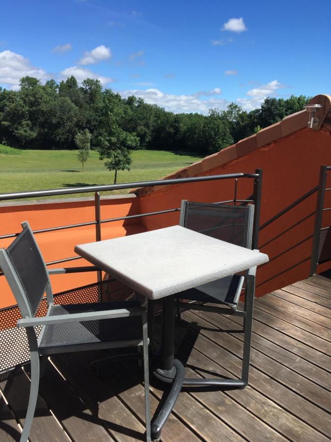 Domaine Des Jardins De La Saone Hotel Tournus Exterior photo